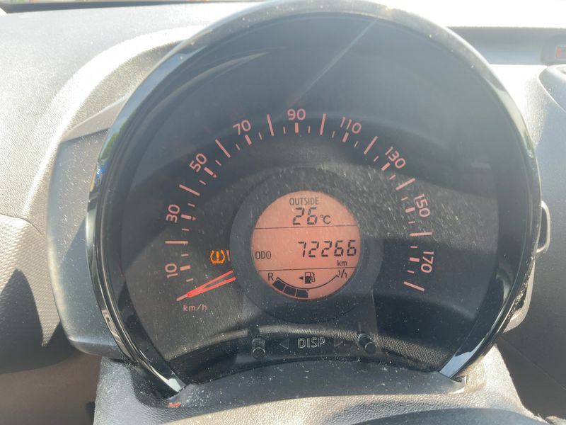 Toyota Aygo 1.0 X — zdjęcie 13