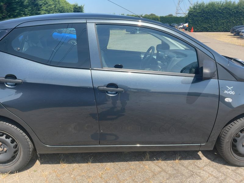 Toyota Aygo 1.0 X — zdjęcie 7