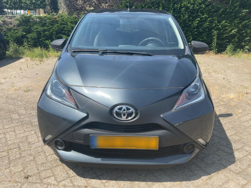 Toyota Aygo 1.0 X — zdjęcie 9