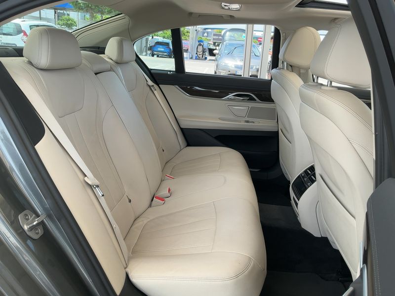 BMW 7er 730d — zdjęcie 14
