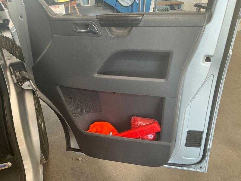 Volkswagen T5 Multivan 2.0 TDI Startline 2012 – снимка 29