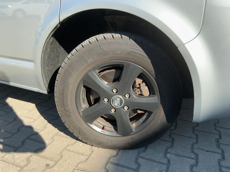 Volkswagen T5 Multivan 2.0 TDI Startline 2012 – снимка 11