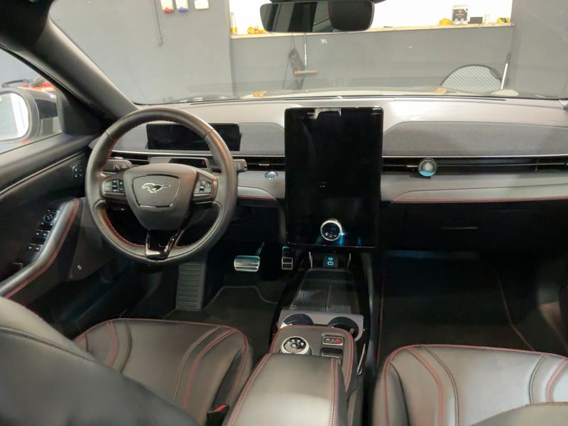 Ford Mustang Mach-E electric drive 198 kW AWD — zdjęcie 12