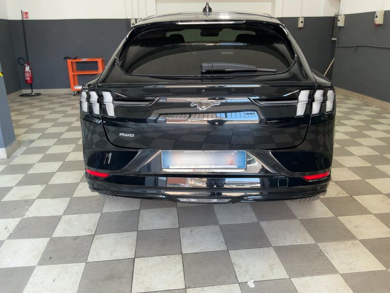 Ford Mustang Mach-E electric drive 198 kW AWD — zdjęcie 5