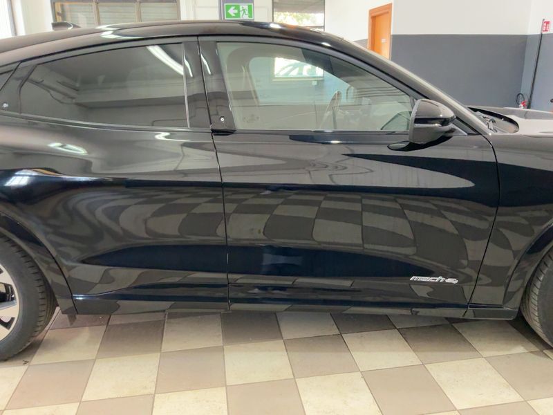 Ford Mustang Mach-E electric drive 198 kW AWD — zdjęcie 7