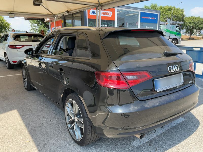 Audi A3 Sportback 1.6 TDI Attraction — zdjęcie 3