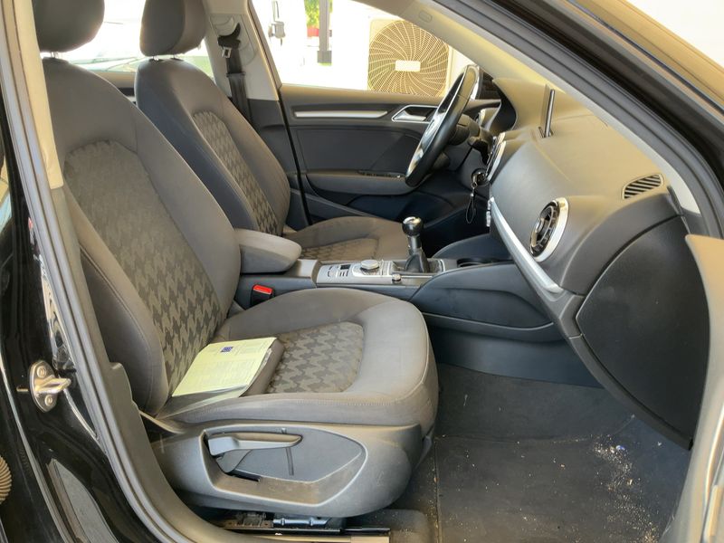Audi A3 Sportback 1.6 TDI Attraction — zdjęcie 11