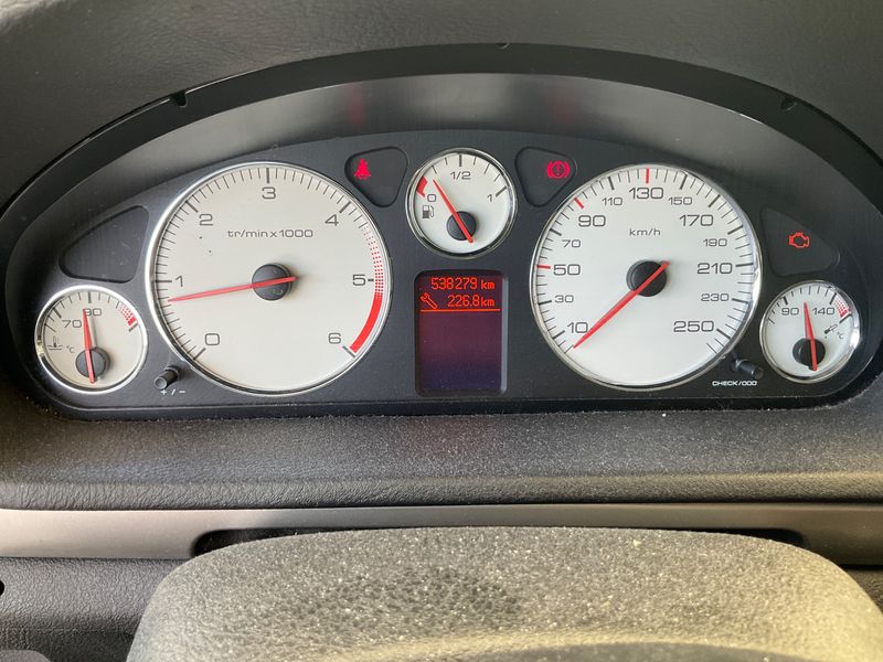 Peugeot 407 1.6 HDi Business Line — zdjęcie 4