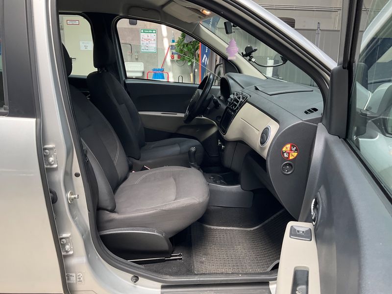 Dacia Lodgy 1.6 Laureate — zdjęcie 3