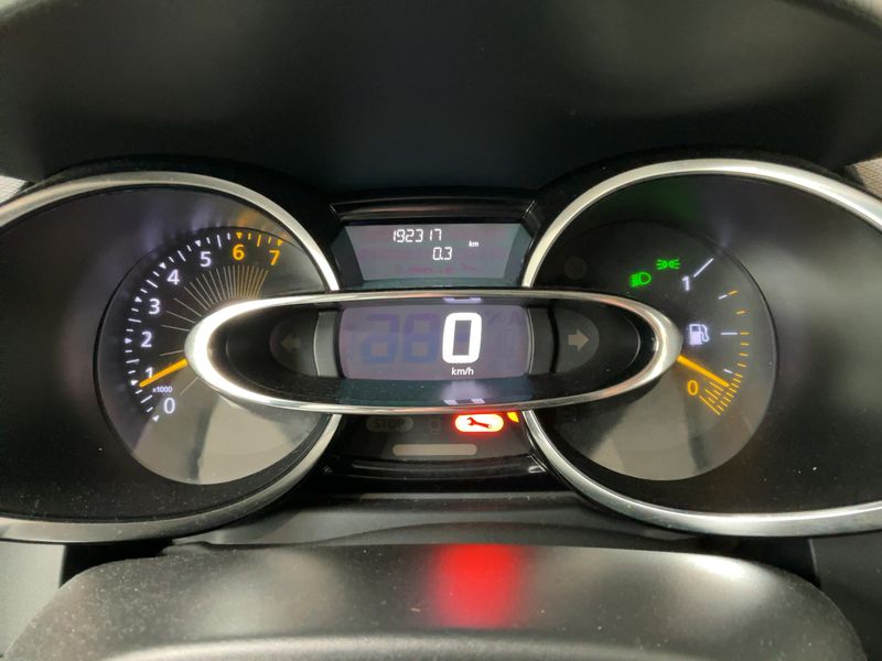 Renault Clio 1.2 Paris — zdjęcie 13