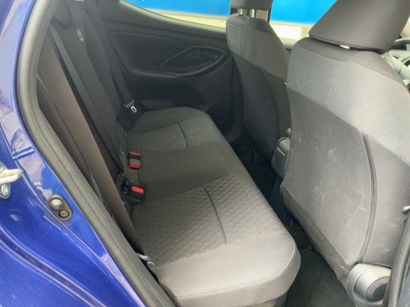 Toyota Yaris 1.5 Hybrid Design — zdjęcie 14