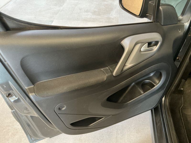 Peugeot Partner 1.2 PureTech Allure 2018 – снимка 30