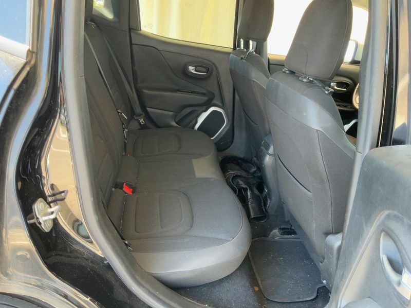 Jeep Renegade 1.6 M-Jet Limited FWD — zdjęcie 14