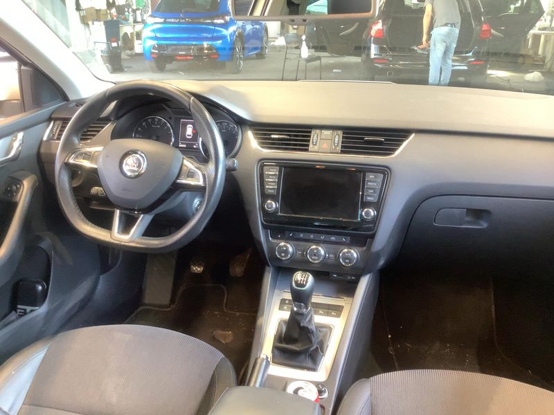 Skoda Octavia 2.0 TDI Elegance 2015 – снимка 17