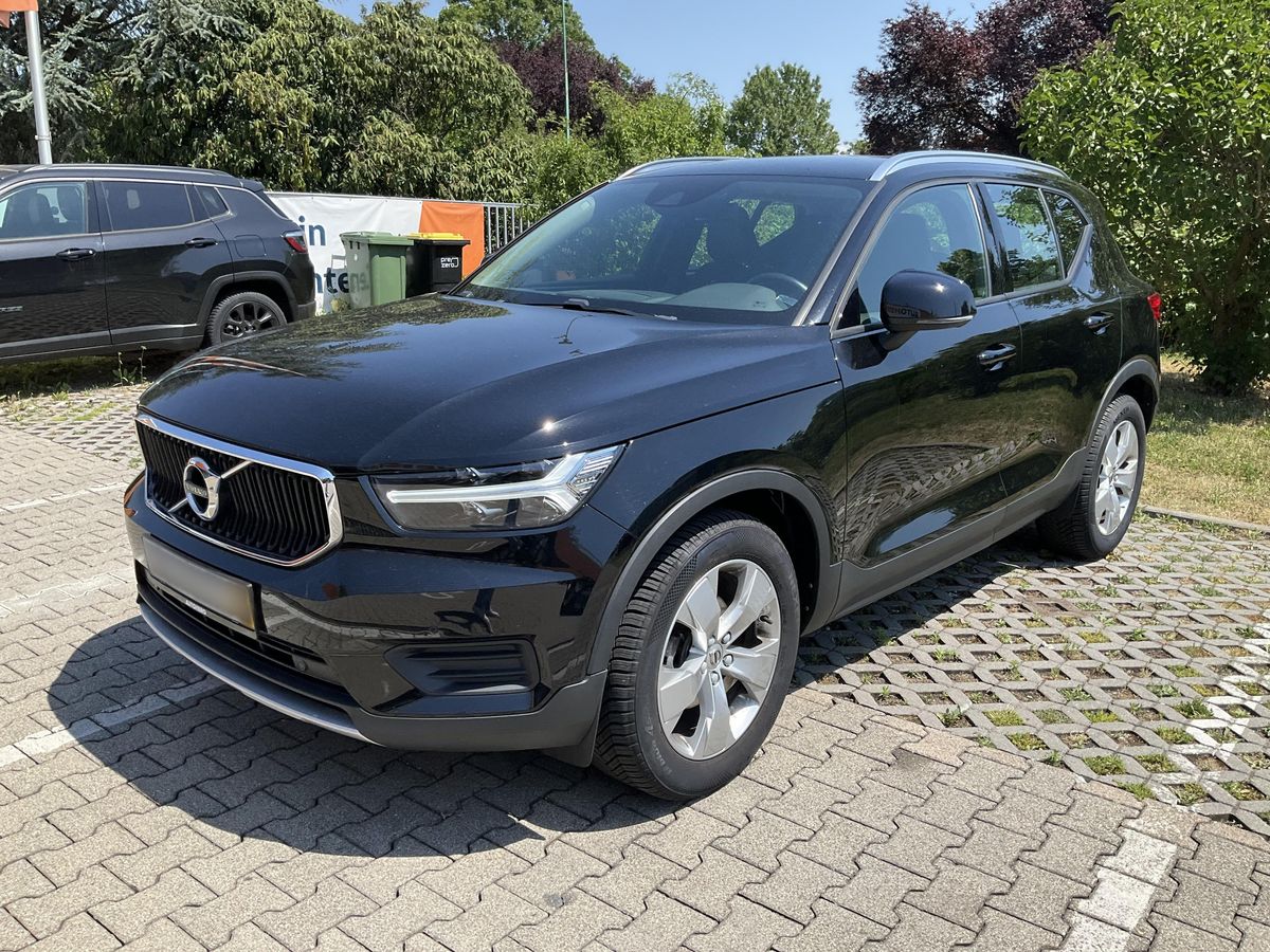 Volvo XC40 2018 — photo 1