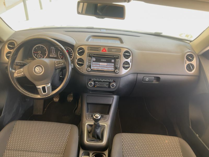 Volkswagen Tiguan 2.0 TDI Advance BlueMotion Tech — zdjęcie 12