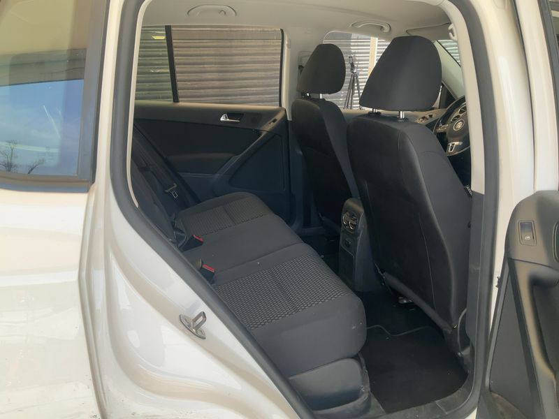 Volkswagen Tiguan 2.0 TDI Advance BlueMotion Tech — zdjęcie 14