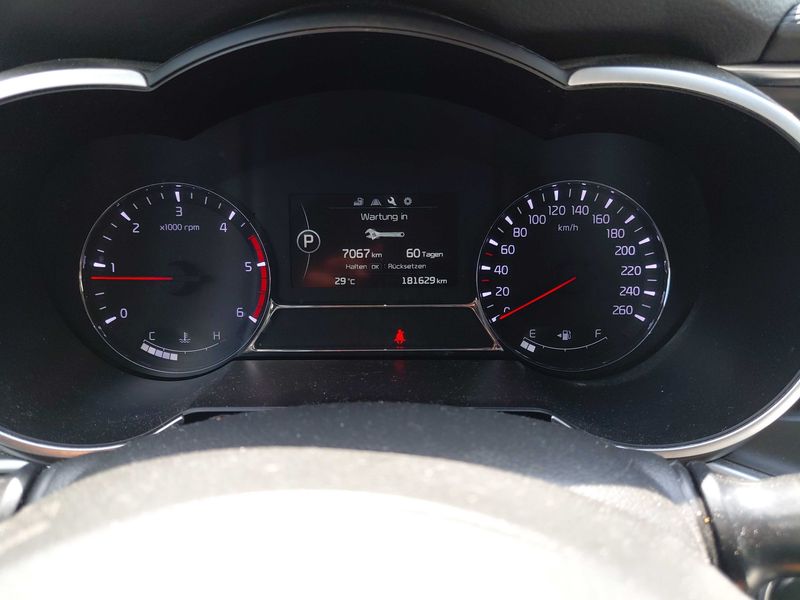 Kia Optima 1.7 CRDi Spirit — zdjęcie 12