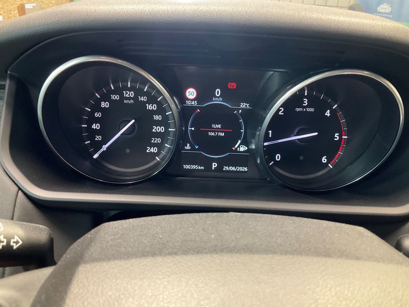 Land Rover Discovery 5 3.0 Td6 HSE — zdjęcie 13