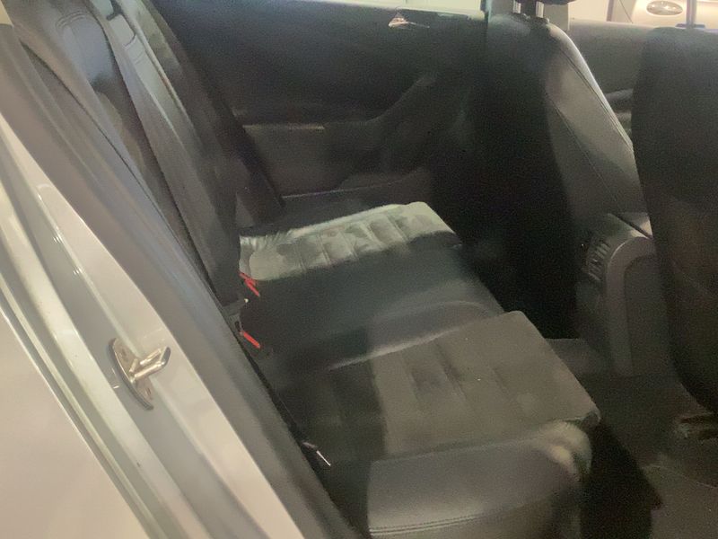 Volkswagen Passat 2.0 TDI Highline 2005 – снимка 19