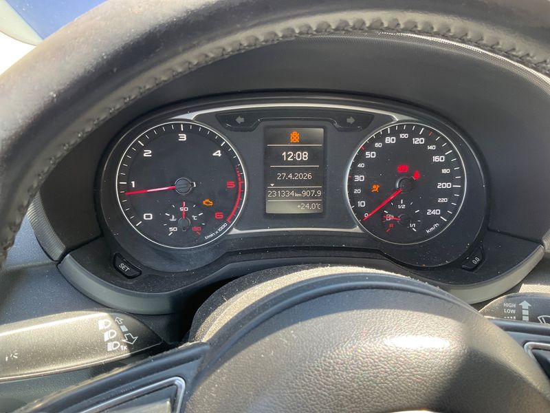 Audi A1 1.6 TDI Ambition — zdjęcie 4
