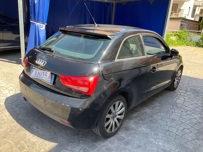 Audi A1 1.6 TDI Ambition — zdjęcie 2