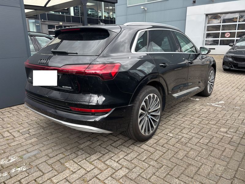 Audi e-tron 50 quattro advanced — zdjęcie 3