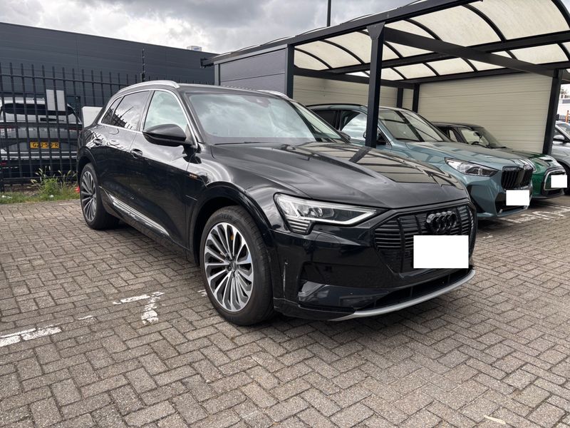 Audi e-tron 50 quattro advanced — zdjęcie 4