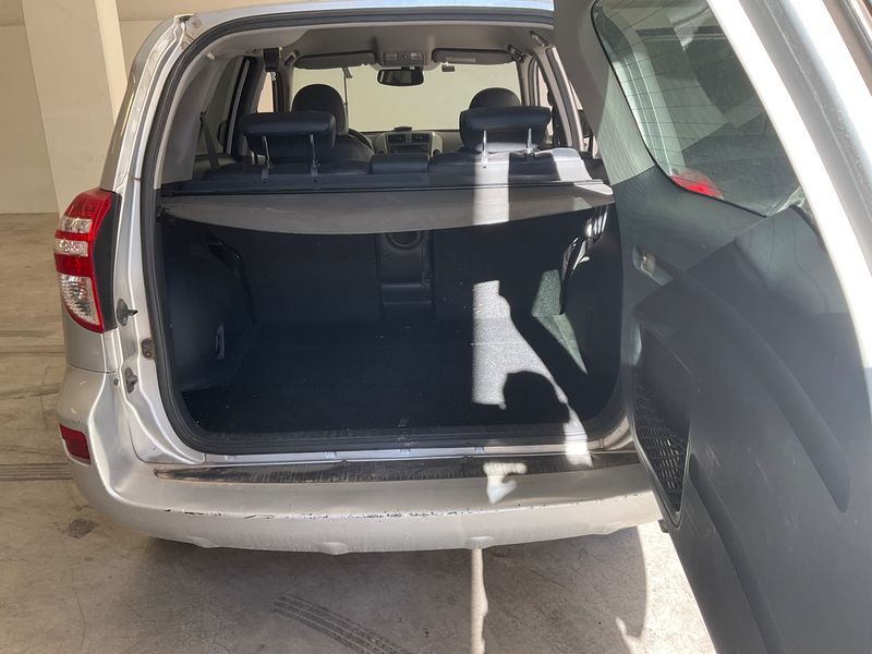 Toyota RAV 4 2.2 D-4D Lounge — zdjęcie 10