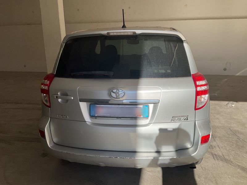 Toyota RAV 4 2.2 D-4D Lounge — zdjęcie 5