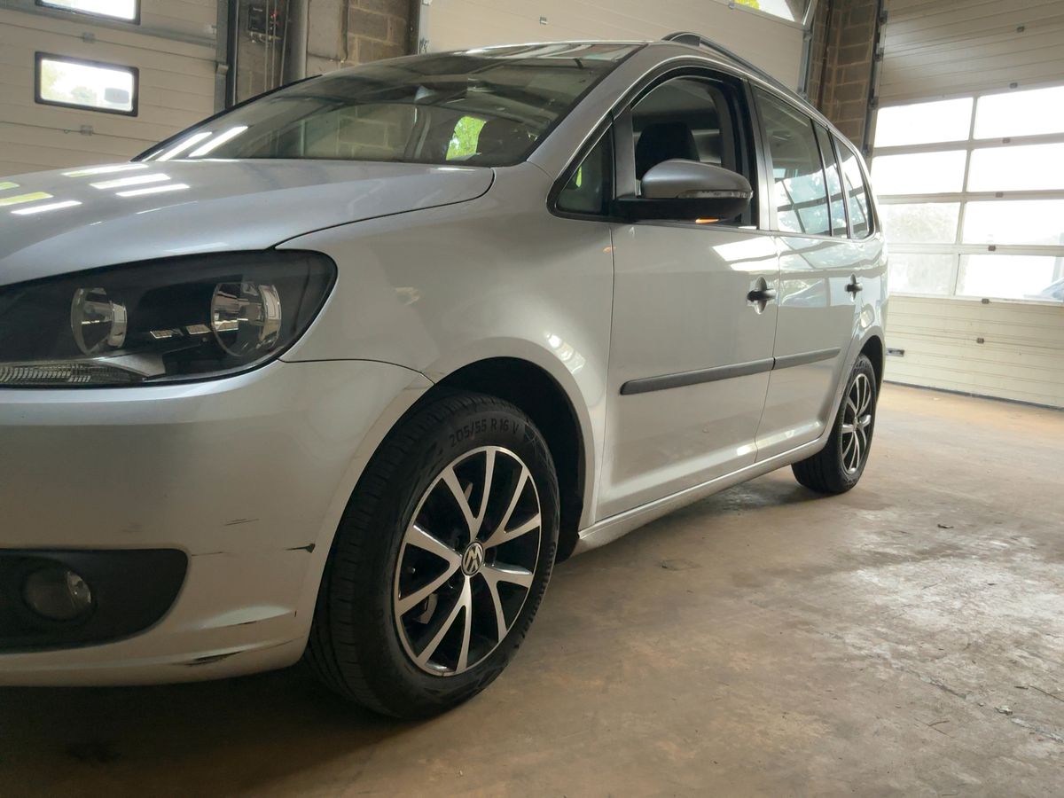 Volkswagen Touran 1.6 TDI Trendline BlueMotion