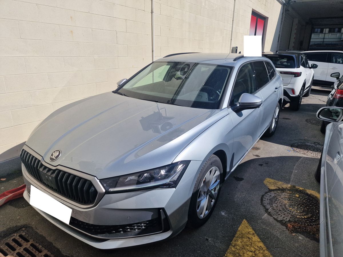 Skoda Superb 2025 — photo 1