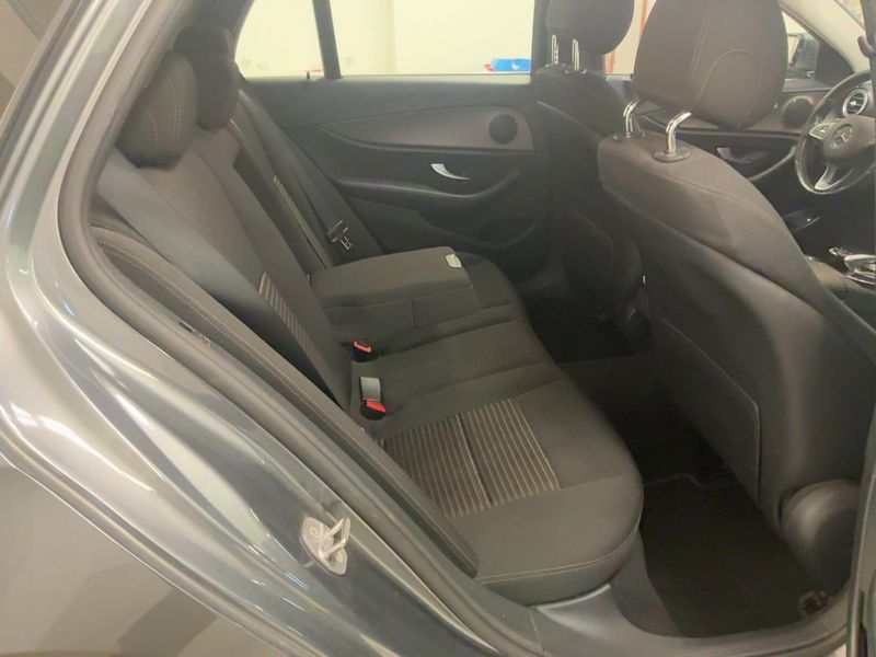 Mercedes-Benz E-Klasse E 220 d Avantgarde — zdjęcie 14