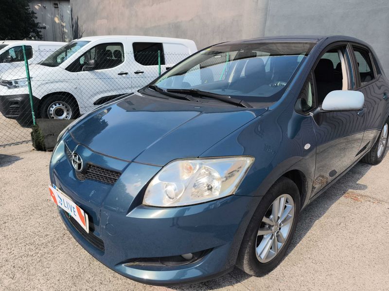 Toyota Corolla 1.4 D-4D Live — zdjęcie 2