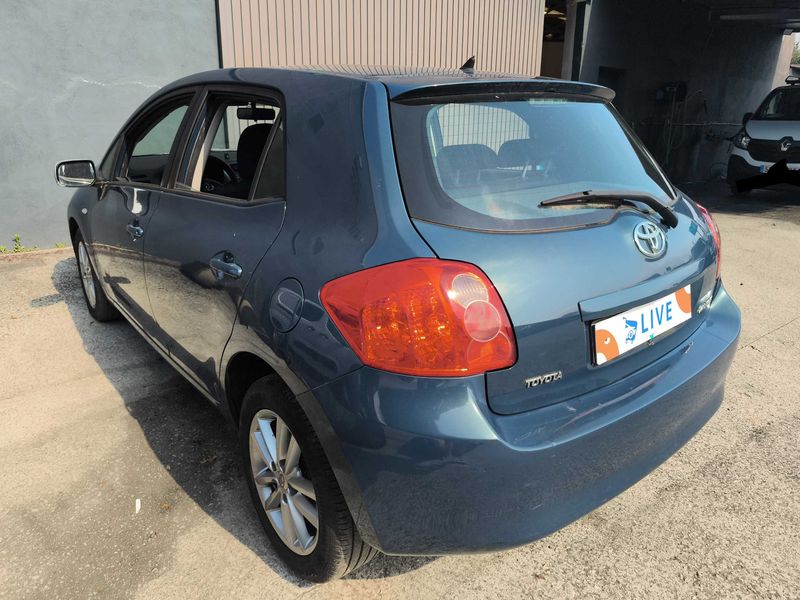 Toyota Corolla 1.4 D-4D Live — zdjęcie 3
