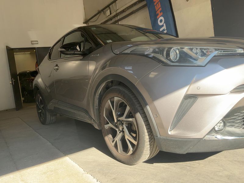 Toyota C-HR 1.8 Hybrid Graphic 2017 – снимка 12