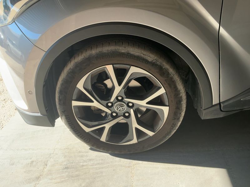 Toyota C-HR 1.8 Hybrid Graphic 2017 – снимка 3