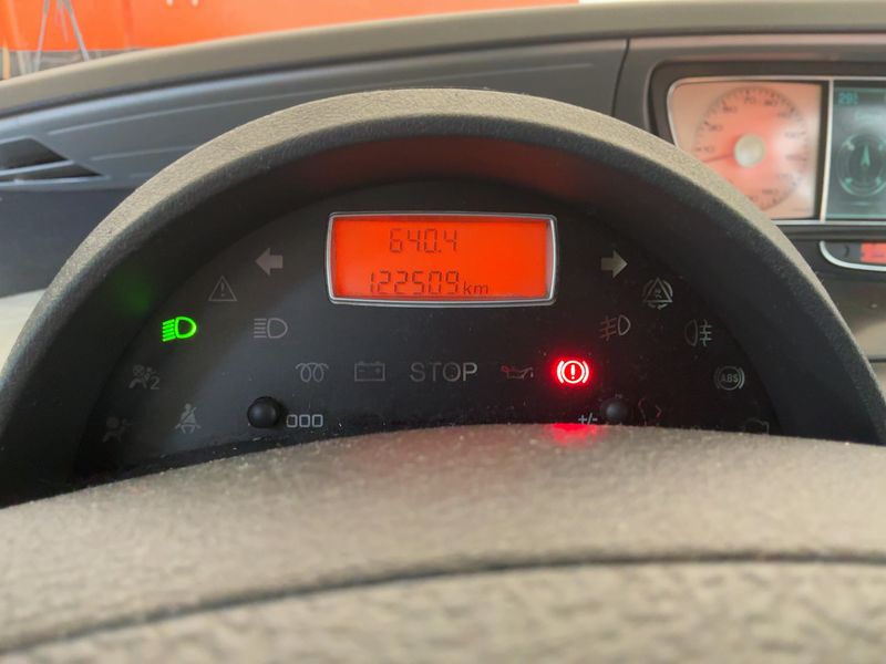 Peugeot 807 2.0 HDi ST Pack — zdjęcie 13