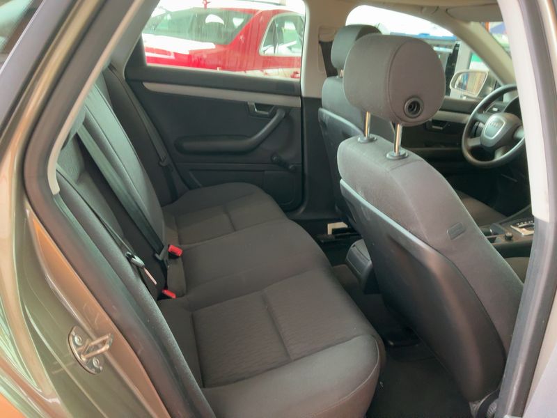 Audi A4 2.0 — zdjęcie 14