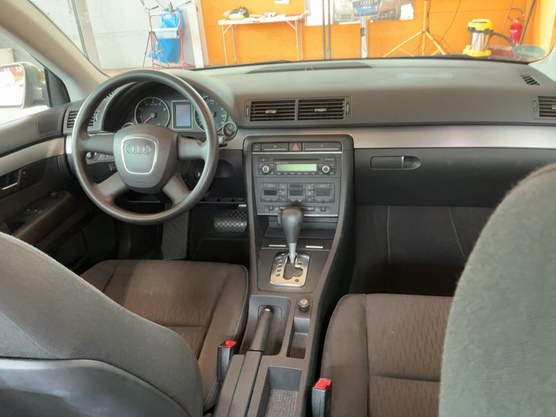 Audi A4 2.0 — zdjęcie 12
