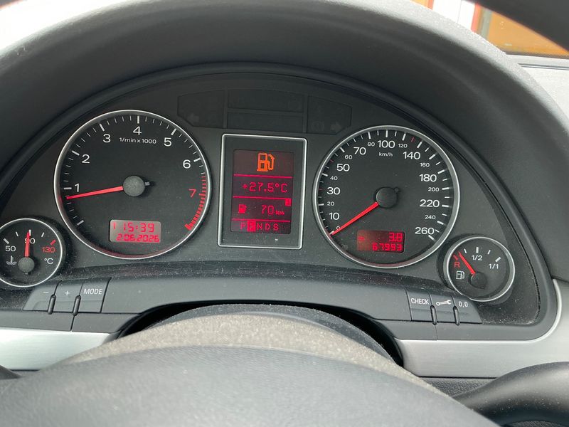 Audi A4 2.0 — zdjęcie 13