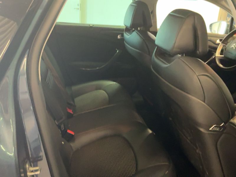 Citroen C5 2.2 HDi Exclusive — zdjęcie 14