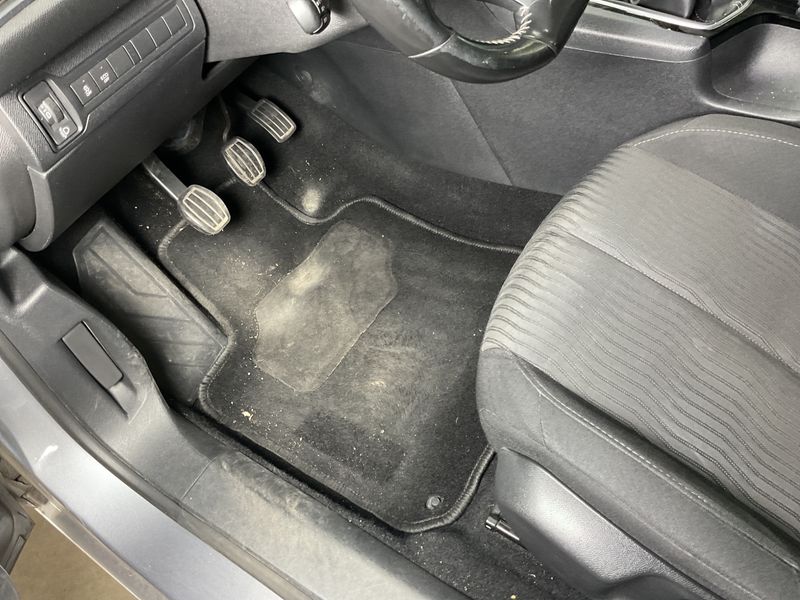 Peugeot 308 1.6 Blue-HDi Access Business 2016 – снимка 28