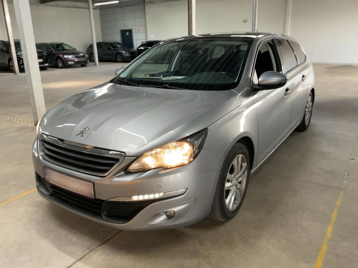 Peugeot 308 2016 — photo 1