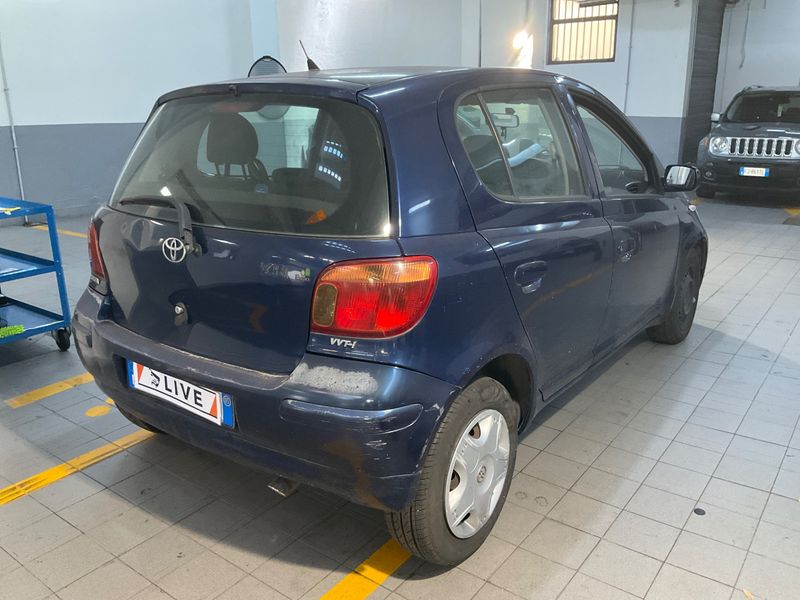 Toyota Yaris 1.0 VVT-i — zdjęcie 2