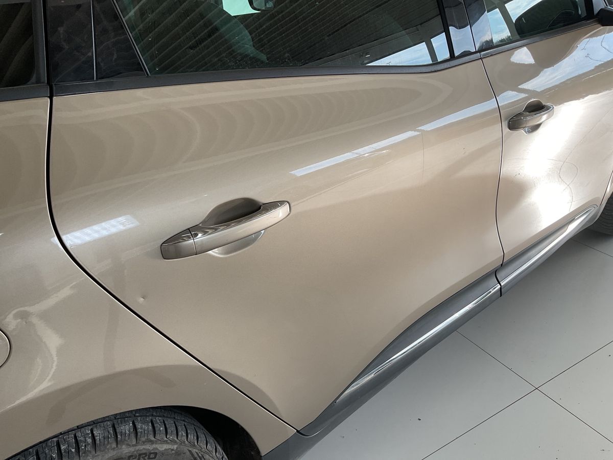 Renault Grand 2019 — photo 28