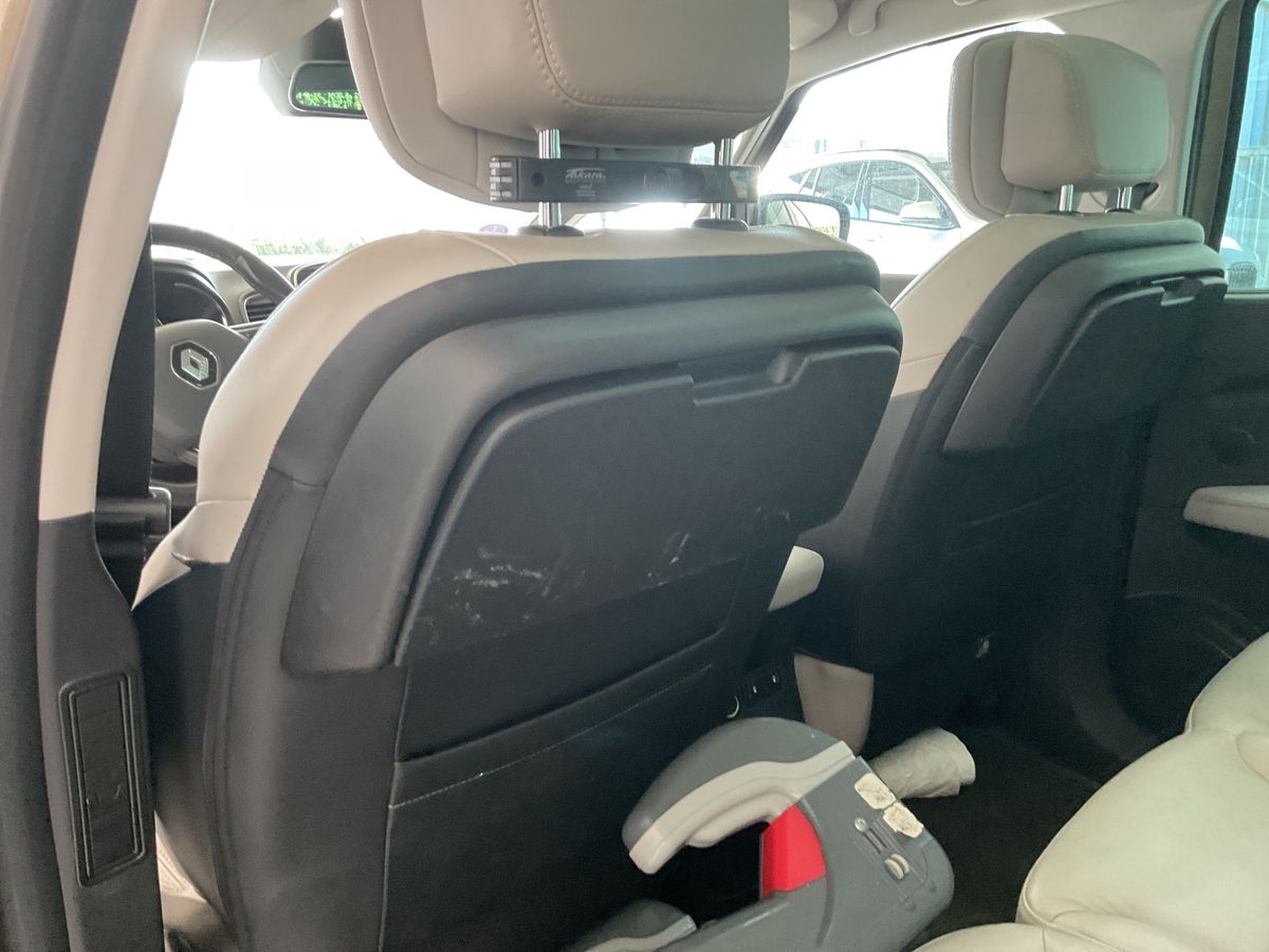 Renault Grand 2019 — photo 32