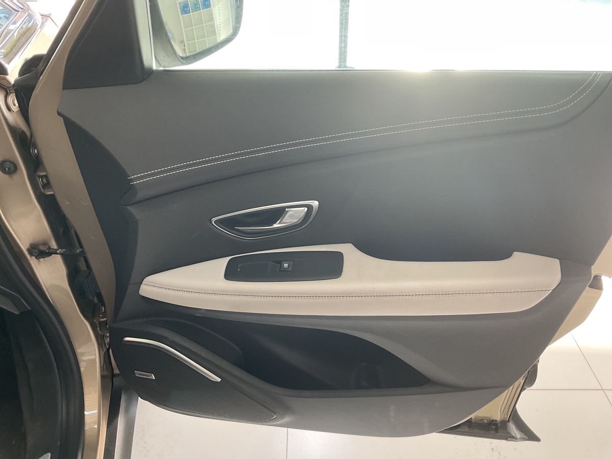 Renault Grand 2019 — photo 43