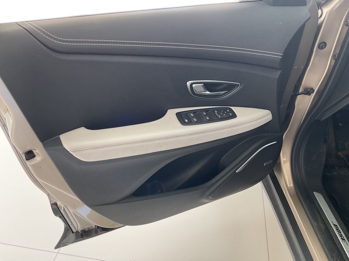 Renault Grand 2019 — photo 39