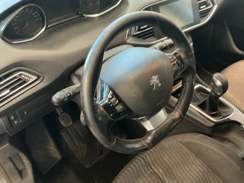 Peugeot 308 1.6 HDi Active 2015 – снимка 26